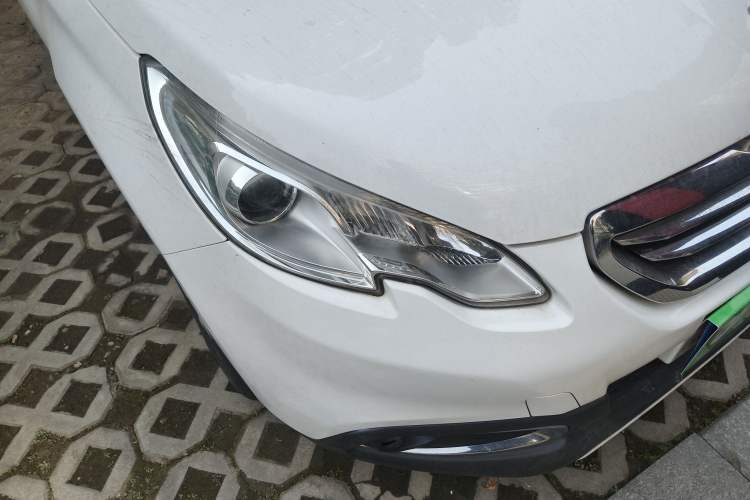 Used Peugeot 2008 2015 1.6THP Automatic Navigation Edition Right Front Headlight