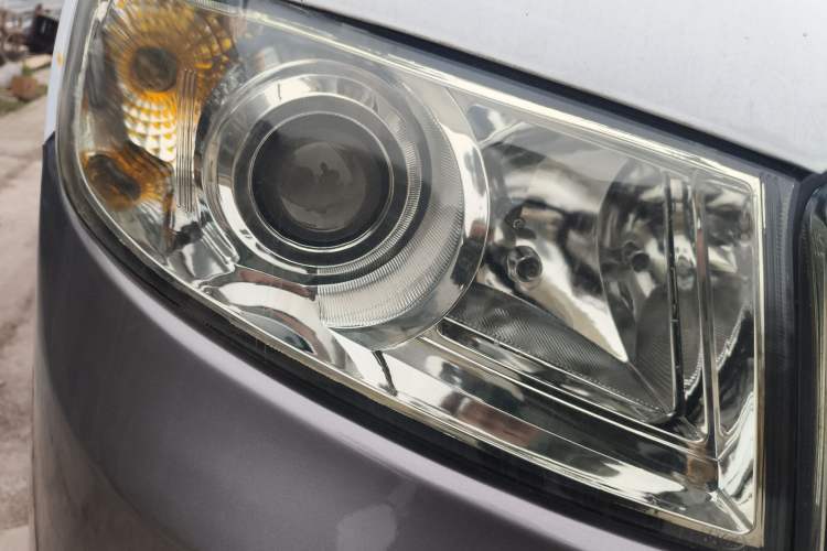 Used Jinbei New Hiace X30L 2016 1.5L Wealth Edition Van DLCG14 Right Front Headlight