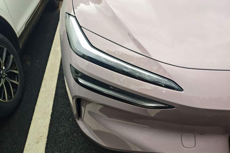 Used ONVO L60 2024 60 kWh Rear-Drive Version Right Front Headlight