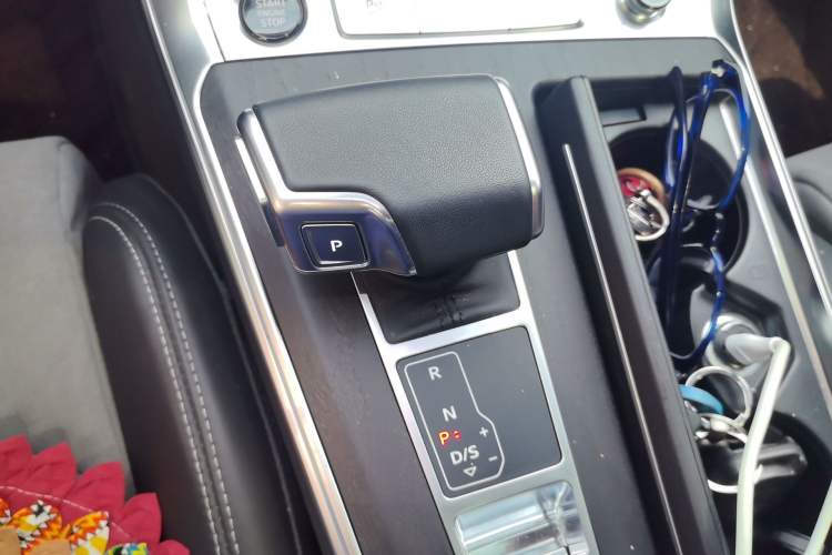 Used Audi A6L 2024 45 TFSI quattro Prestige Dynamic Edition Gear Lever