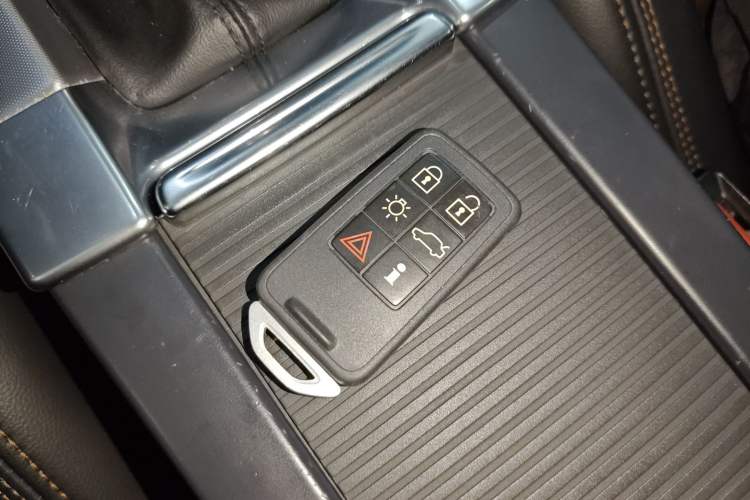 Used Volvo XC60 2017 T5 AWD Smart Upgrade Edition