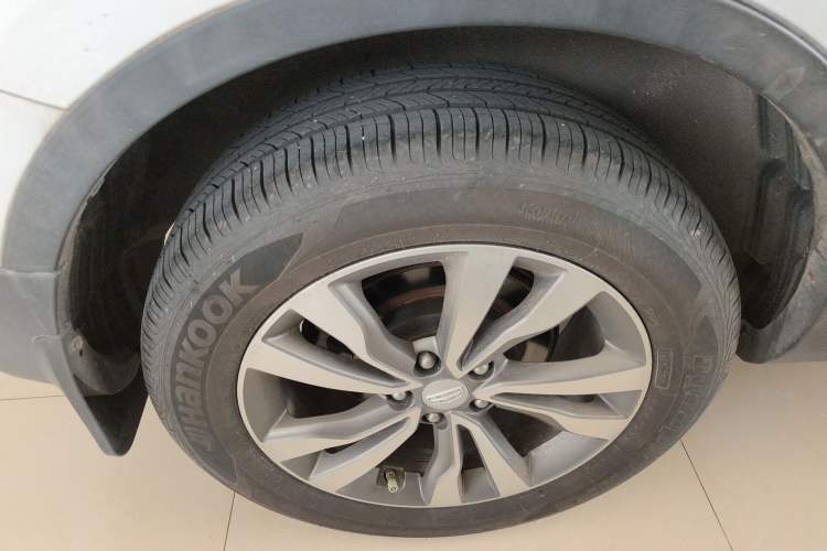 Used Geely Auto Emgrand X7 Sport 2016 1.8TD Automatic ZhiZun Version Right Rear Wheel Hub