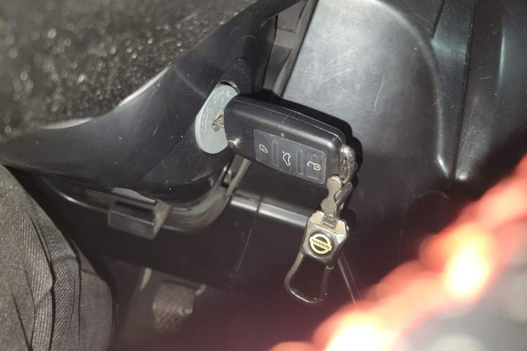 Used Venucia R30 2014 1.2L Manual Enjoyment Edition
