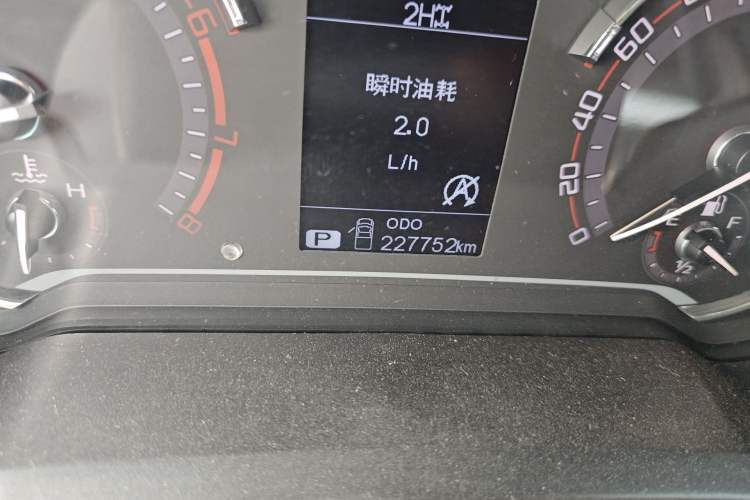 Used SAIC MAXUS T60 2017 2.0T Gasoline Automatic 4x4 High-Profile Luxury Standard Cab
