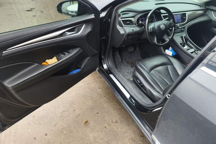 Used Buick LaCrosse 2019 28T Luxury Version Driver Seat