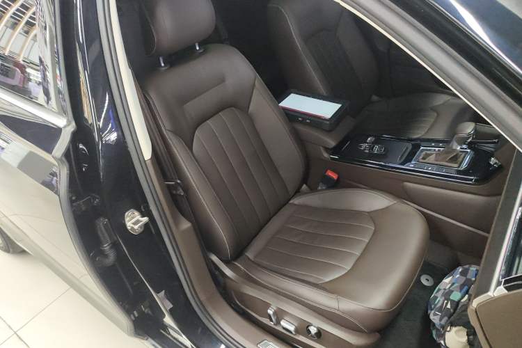 Used Volkswagen Phideon 2021 380TSI Luxury Edition Right Front Seat