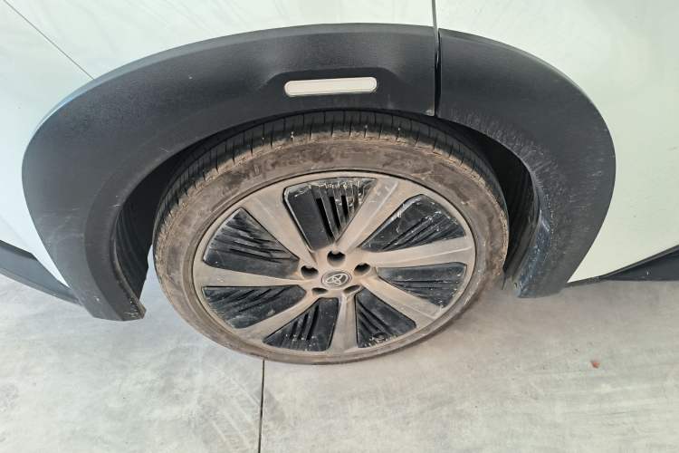 Used Toyota bZ5 2025 Model 550 PRO Right Rear Wheel Hub