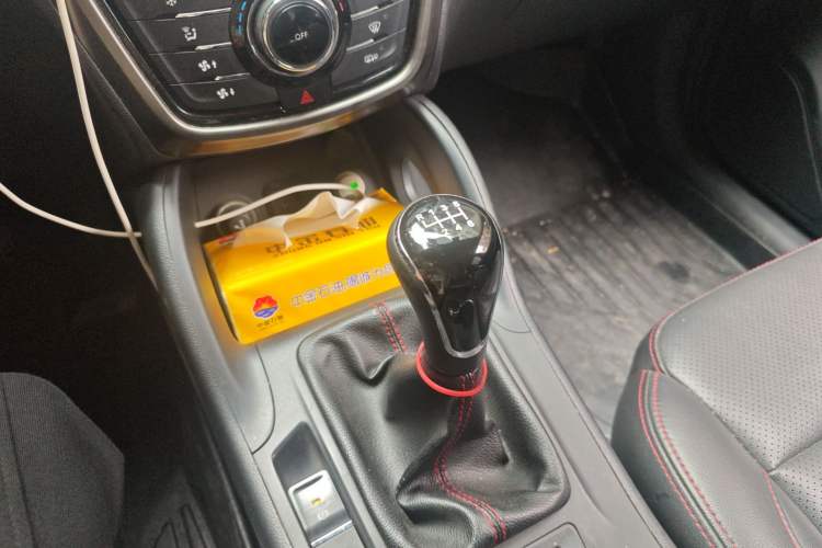 Used CHANGAN CS75 2016 2.0L Manual Luxury Version China V Standard Gear Lever