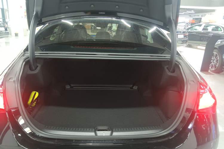 Used Mercedes-Benz E-Class 2024 E 300 L Luxury Model Trunk