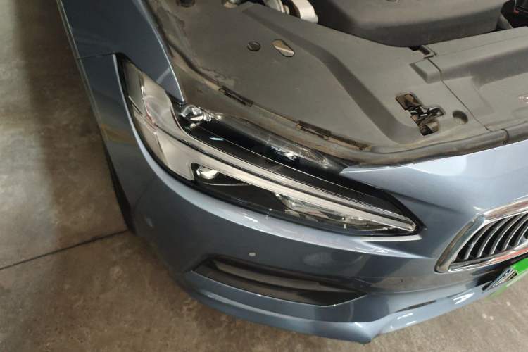 Used Volvo S90 2018 T4 Zhiyuan Edition Right Front Headlight