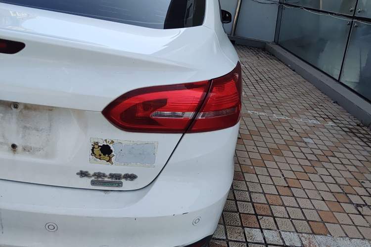 Used Ford Focus 2015 Sedan EcoBoost 180 Automatic Flagship Model
