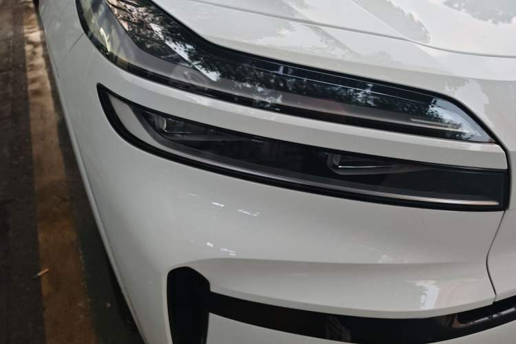 Used ONVO Luxeed L90 2025 Model—Ultra Six-Seater Version
