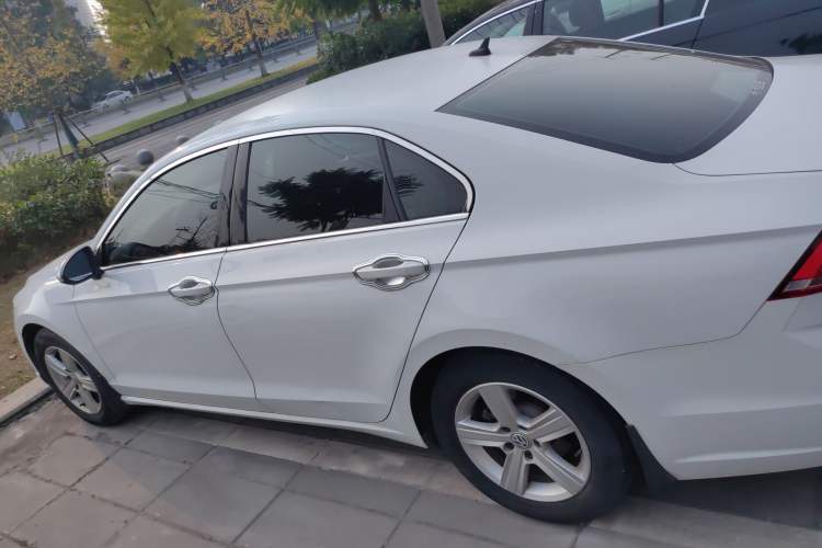 Used Volkswagen Lamando 2017 230TSI Manual Trend Edition
