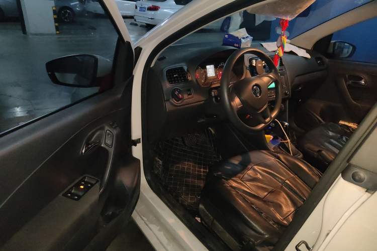 Used Volkswagen Polo 2016 1.4L Automatic Trendy Model
