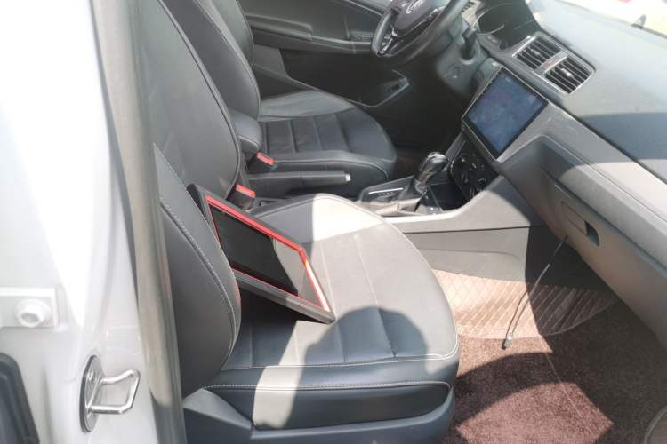 Used Volkswagen Lavida 2017 1.6L Automatic Comfort Edition Right Front Seat