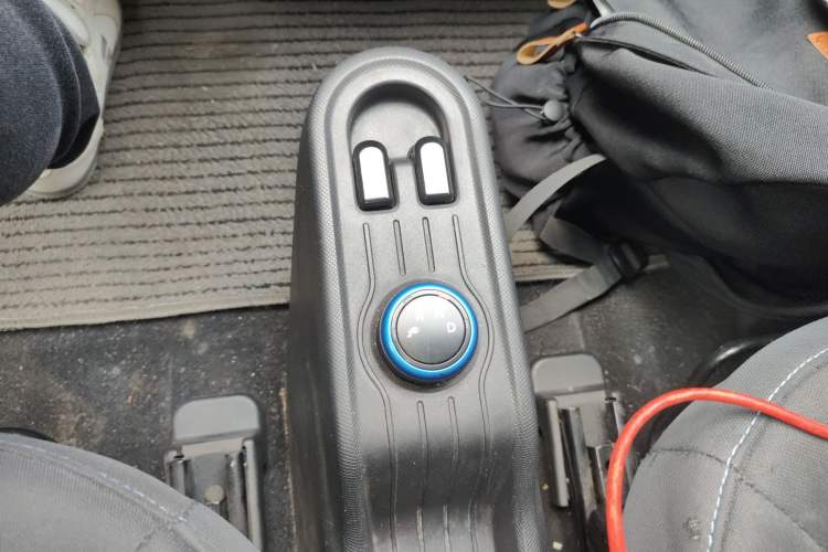 Used Wuling Hongguang MINIEV 2021 Macaron Fashion Model Lithium Iron Phosphate Gear Lever