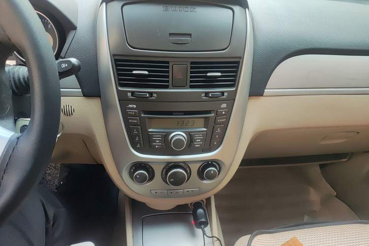 Used Buick Excelle 2011 1.6 LX-MT Audio And AC Panel