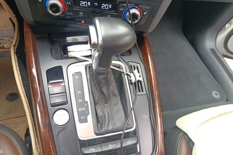 Used Audi Q5 2018 Collector's Edition 40 TFSI Technology Model
