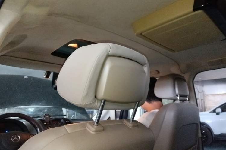 Used Mercedes-Benz Viano 2013 3.0L Navigator Edition
