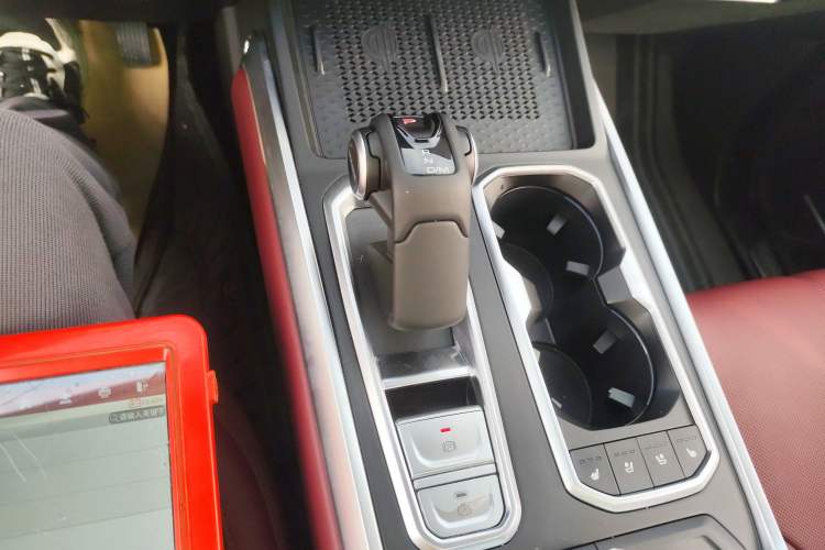 Used Tank 400 New Energy 2024 Hi4-T City Edition Gear Lever