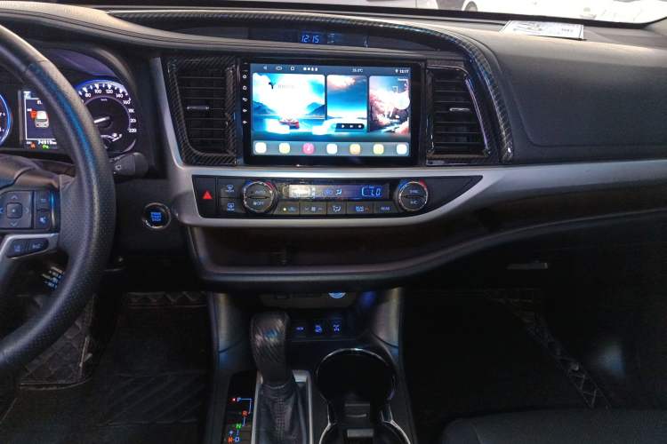 Used Toyota Highlander 2018 2.0T Four-Wheel Drive Luxury Version 7 Seats China VI Standard Audio And AC Panel