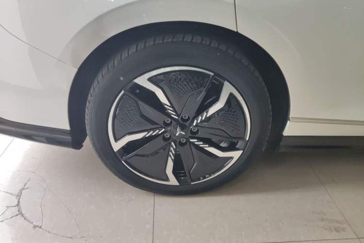 Used VOYAH PASSION 2023 Four-Wheel Drive Long-Range Version
