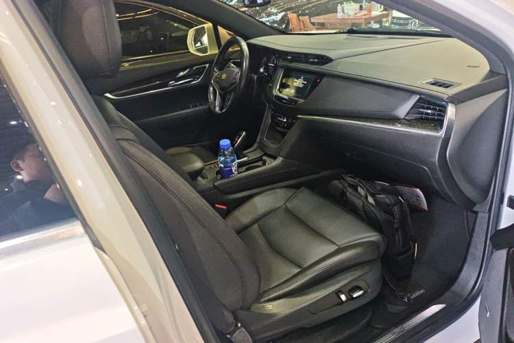 Used Cadillac XT5 2018 28E Four-Wheel Drive Tech Version
