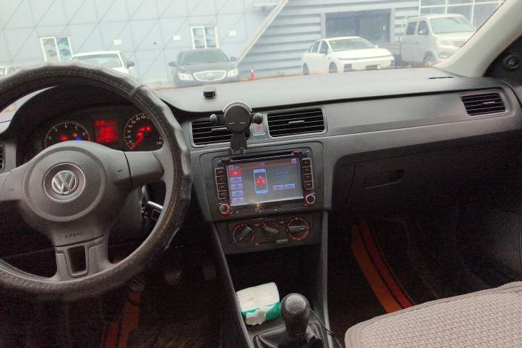 Used Volkswagen Santana 2015 1.4L Manual Fashion Edition
