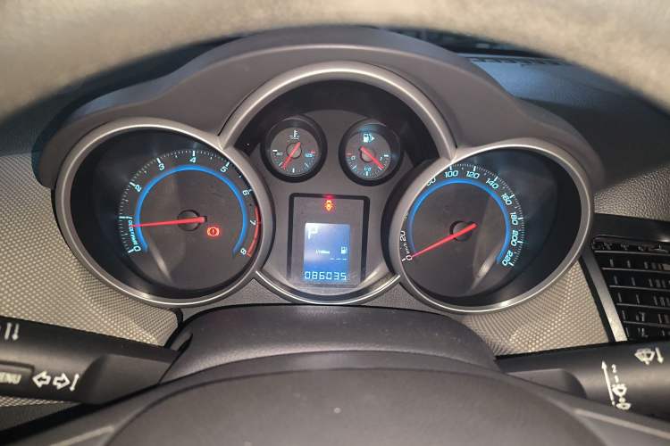 Used Chevrolet Cruze 2009 1.8L SE AT Instrument Cluster