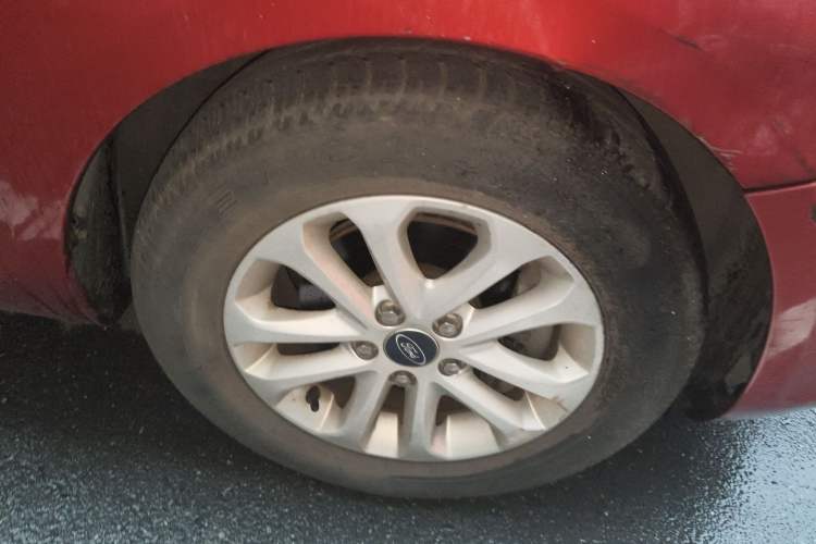 Used Ford Focus 2013 Hatchback Classic 1.8L Automatic Base Model
