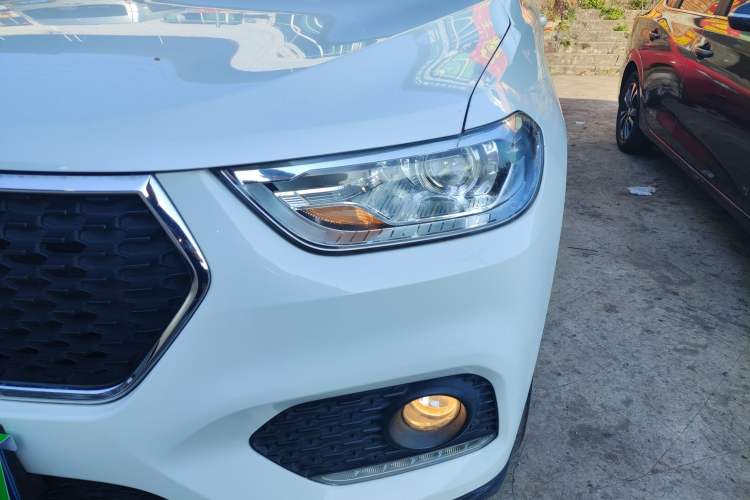 Used Haval H2 2017 Blue Label 1.5T Manual Two-Wheel Drive Luxury Model
