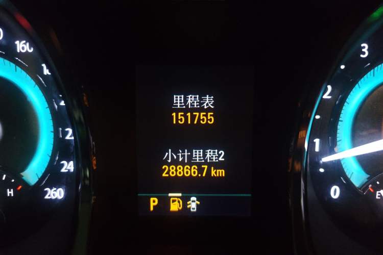 Used Buick LaCrosse 2012 2.4L SIDI Luxury Edition Odometer Close Up