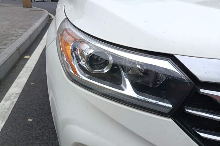 Used GAC Trumpchi GS4 2018 235T Automatic Two-Wheel Drive Luxury Smart Connectivity Version Right Front Headlight