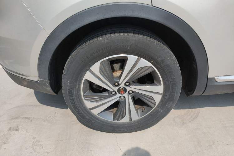 Used Hongqi HS5 2019 2.0T Smart Connect Flagship Edition Right Rear Wheel Hub
