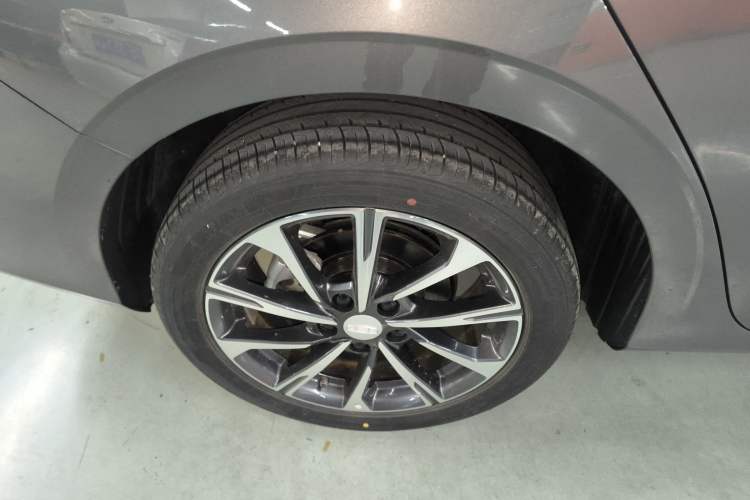 Used Geely Auto Emgrand 2025 4th Generation 1.5L CVT Luxury Version
