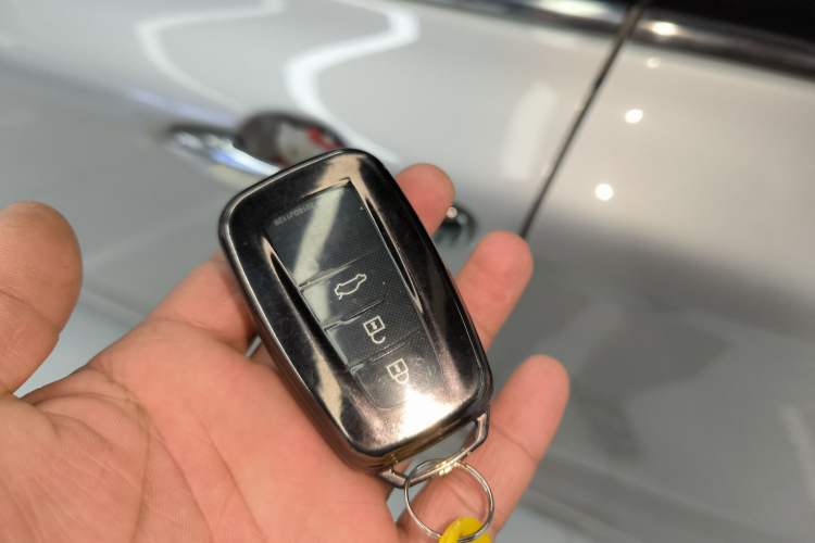 Used Toyota Camry 2021 2.0G Luxury Edition
