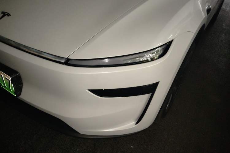 Used Tesla Model Y L 2025 Model Long-Range All-Wheel-Drive Version