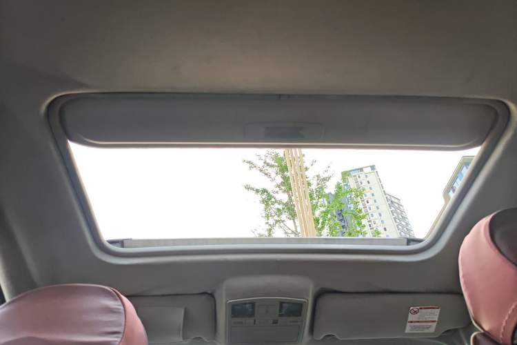 Used Bestune X80 2015 2.0L automatic luxury version Headliner