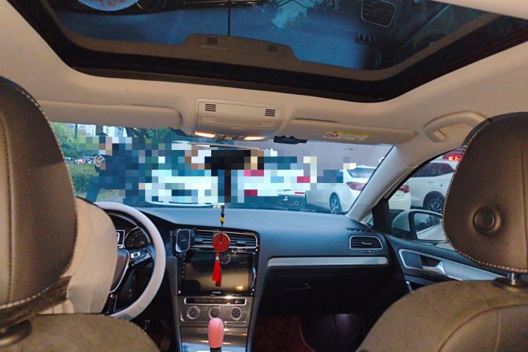 Used Volkswagen Golf 2018 230TSI Automatic Comfort Model Headliner