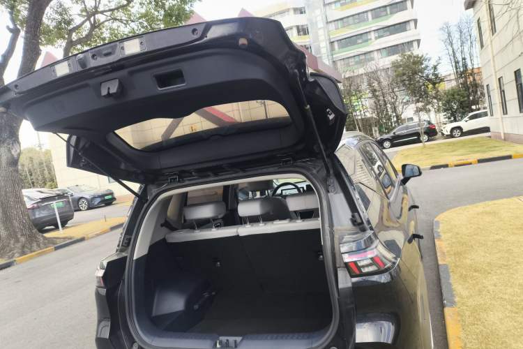 Used AION Y 2022 70 Tech Edition Lithium Iron Phosphate
