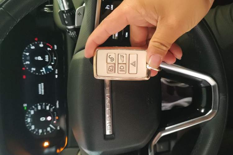 Used Land Rover Discovery Sport 2022 Revised Version 249 PS R-Dynamic S Performance Edition 5 Seats Interior 1