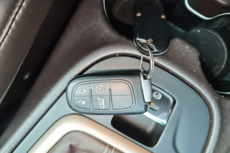 Used Jeep Cherokee 2014 2.4L Luxury Edition