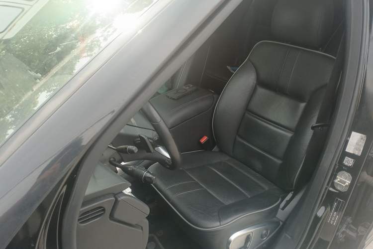 Used Mercedes-Benz R-Class 2017 R 320 4MATIC Business Edition Prestige Model
