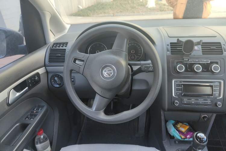 Used Volkswagen Touran 2015 1.4T Manual Fashion Edition 5-Seater Steering Wheel