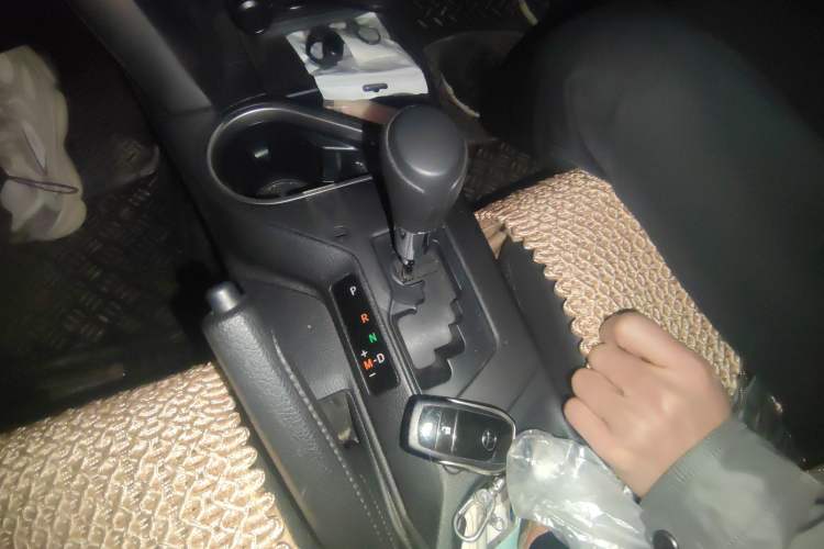 Used Toyota RAV4 2016 2.0L CVT Two-Wheel Drive Fashion Edition China V Standard