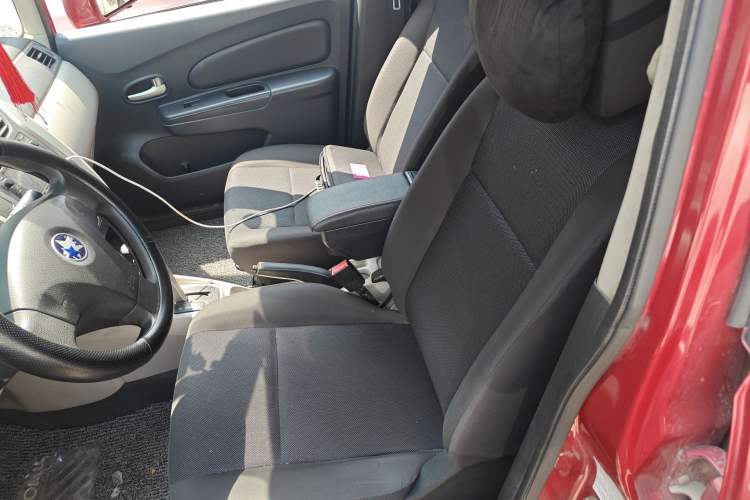 Used Venucia R50 2015 1.6L Automatic Fashion Edition Left Front Seat