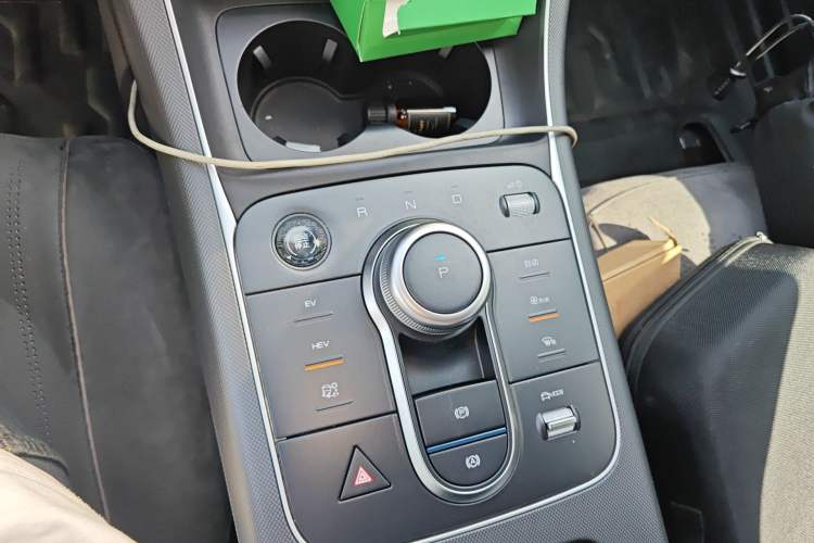 Used BYD Destroyer 05 2024 HONOR Edition DM-i 55KM Luxury Model Gear Lever