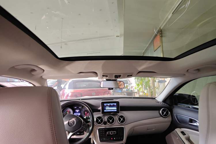 Used Mercedes-Benz GLA 2015 GLA 220 4MATIC Fashion Model