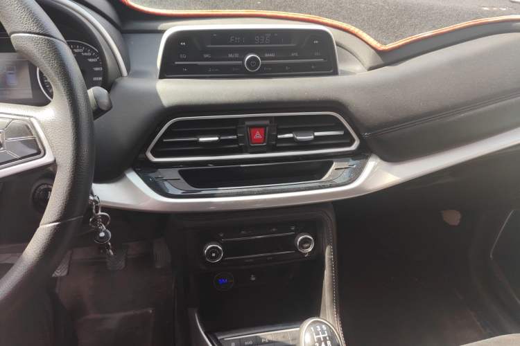 Used JAC Group Refine R3 2018 1.6L Manual Comfort Model
