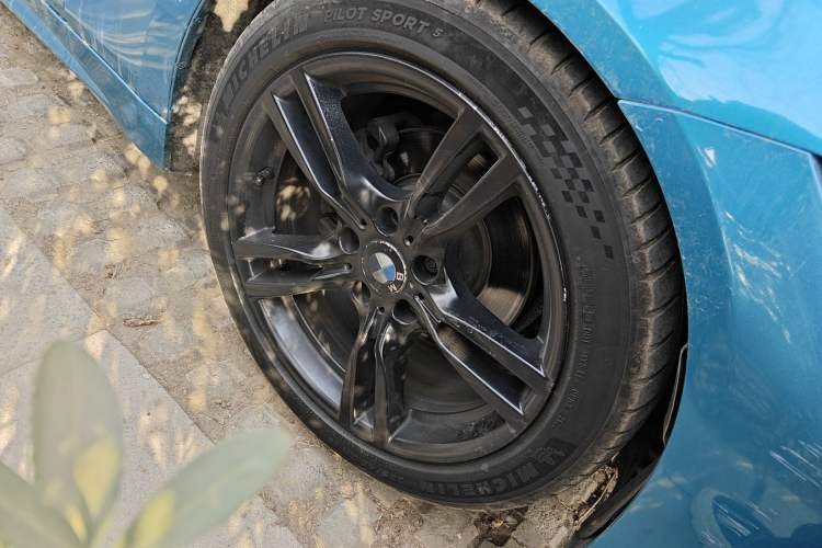 Used BMW 4 Series 2017 425i M Sport Package Exterior 4